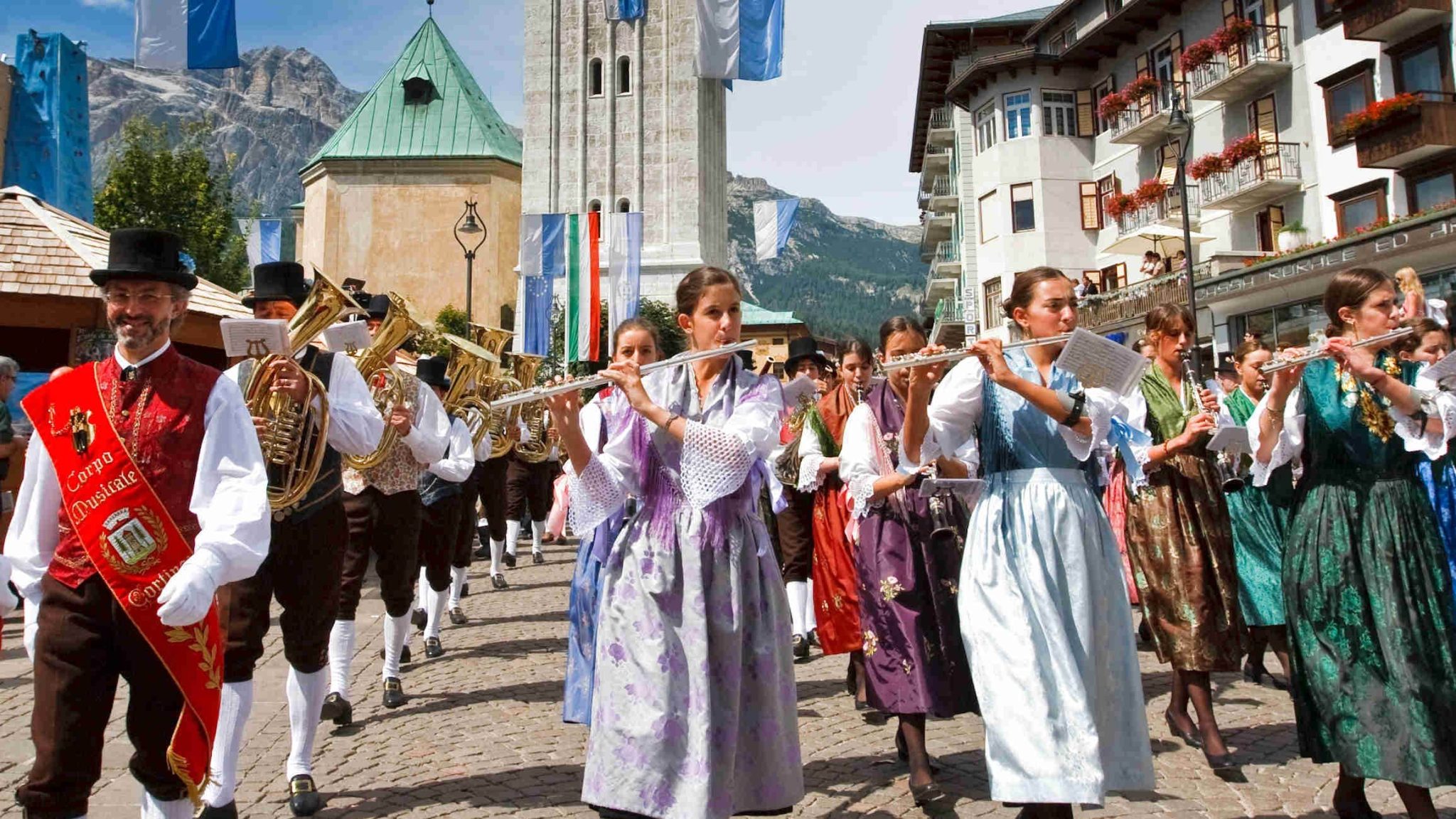 Cortina-FestaDeRaBandes-Estate_cut-min